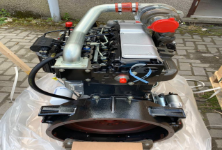 Cat C4.4 engine